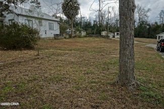 2915 Wynn St, Marianna, FL 32446