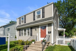 24 Keystone St, West Roxbury, MA 02132