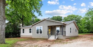 601 N 4th St, Crockett, TX 75835