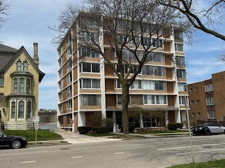 1409 N Prospect Ave, Milwaukee, WI 53202
