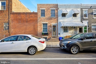 229 Tasker St, Philadelphia, PA 19148