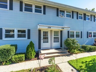 124 Woodbridge Rd, Chicopee, MA 01022