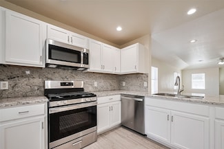 9622 Sugarblossom Ln, Sugar Land, TX 77498