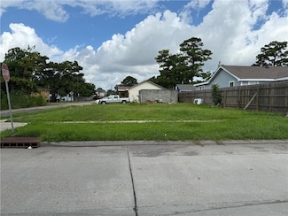 1743 Tita St, New Orleans, LA 70114