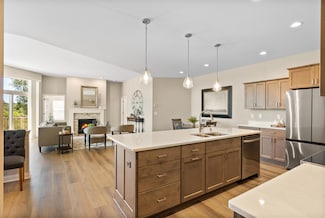 424 Standing Stone Dr Unit 9-17, Waukesha, WI 53189