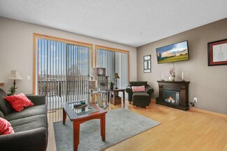 4725 Victor Path Unit 10, Hugo, MN 55038