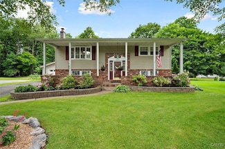 610 Birchwood Dr, Oneida, NY 13421