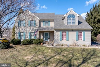 383 Carter Moir Dr, Lancaster, PA 17601