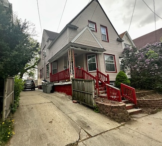 3735 W Kilbourn Ave, Milwaukee, WI 53208