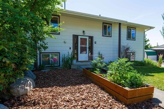 952 N Cleveland St, Moscow, ID 83843