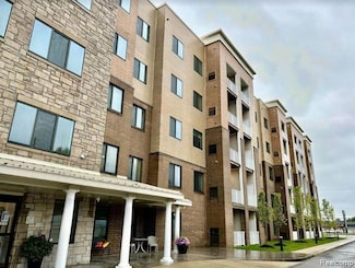 42280 Garfield Rd Unit 310, Clinton Township, MI 48038