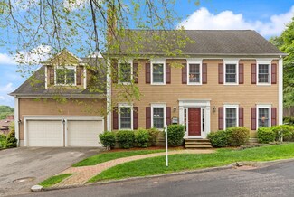 302 Dale St, Waltham, MA 02451