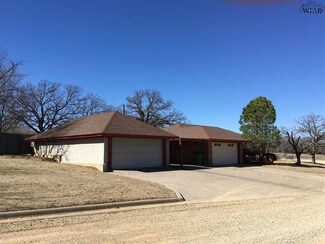 131 Cromeans St, Jacksboro, TX 76458