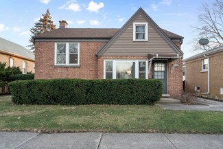 9539 Lexington Ave, Brookfield, IL 60513