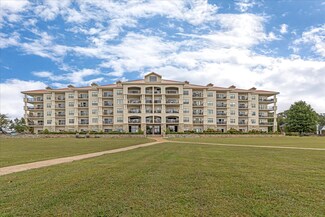 12100 Two Rivers Dr Unit PH-I, Athens, AL 35611