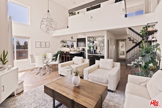 11938 Courtleigh Dr Unit 7, Los Angeles, CA 90066