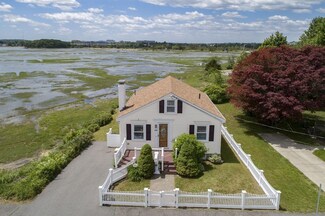 49 Deerfield St, Quincy, MA 02171