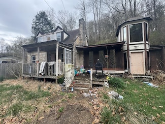 820 Green Valley Dr, Saint Albans, WV 25177