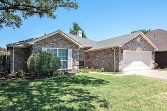 8112 Autumn Run Ln, North Richland Hills, TX 76182