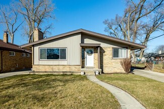 24351 Jerome St, Oak Park, MI 48237