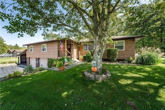 10 Braddock Dr, Ohiopyle, PA 15470