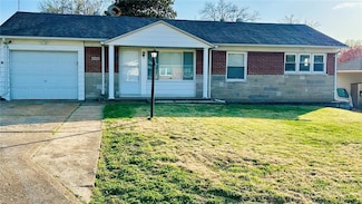 4400 Mohegan Dr, Saint Louis, MO 63123