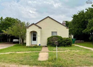 510 N Wilbarger St, Electra, TX 76360