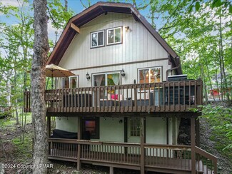 2107 Yorkshire Ct, Bushkill, PA 18324