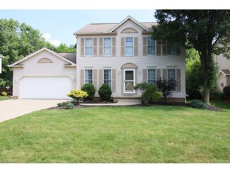 1277 Shady Lakes Dr, Kent, OH 44240