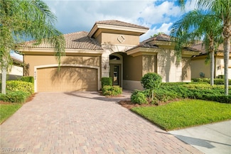 6088 Dogleg Dr, Naples, FL 34113