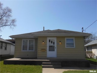 1239 E Dover Ct, Davenport, IA 52803
