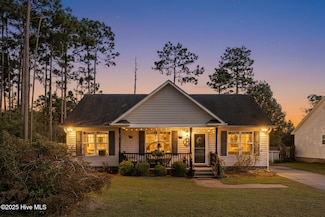 1960 Raeford Rd, Southport, NC 28461