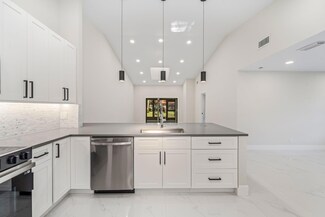 6107 Kings Gate Cir, Delray Beach, FL 33484