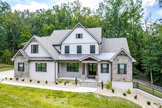 105 Fox Ct, Forsyth, GA 31029