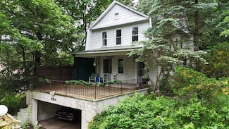894 Heckler Dr, Pittsburgh, PA 15220