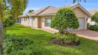 8182 Xenia Ln, Naples, FL 34114