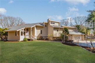 155 Candlewood Dr, North Kingstown, RI 02852