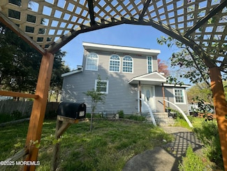 15 Twilight Ave, Keansburg, NJ 07734
