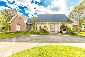 111 Thetford Dr, Houma, LA 70360