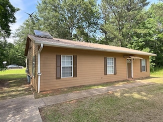 4 Stringer Ln, Columbus, MS 39702