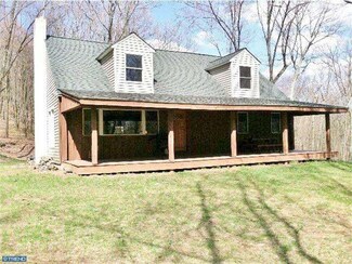 70 Summit Dr, Pine Grove, PA 17963