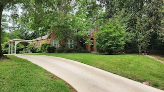 1009 Logansport St, Nacogdoches, TX 75961
