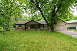 29764 Woodfield Dr, MacKinaw, IL 61755