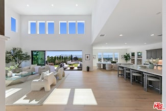 20500 Edgewood Ct, Los Angeles, CA 91311