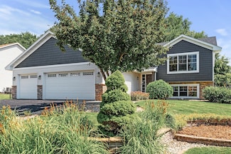 8592 Elk Ave, Monticello, MN 55362