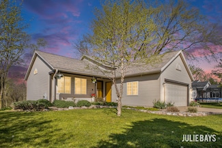 160 Riverwood Dr, Middleville, MI 49333