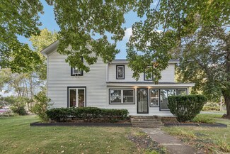 115 State St, Maple Park, IL 60151