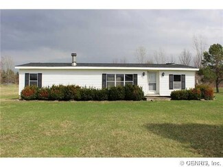 10435 Perry Rd, Le Roy, NY 14482