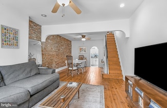 356 Emily St, Philadelphia, PA 19148