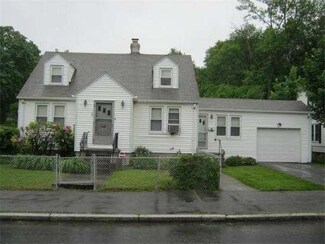 129 Houghton St, Worcester, MA 01604
